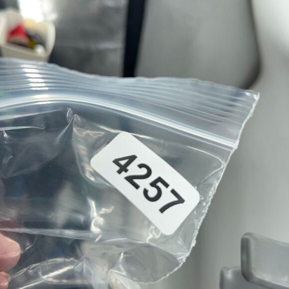 Aravon Quinn Sandals Women's Size 7 Brown Leather Thong Strap Sandal Comfy Croc - Picture 16 of 16